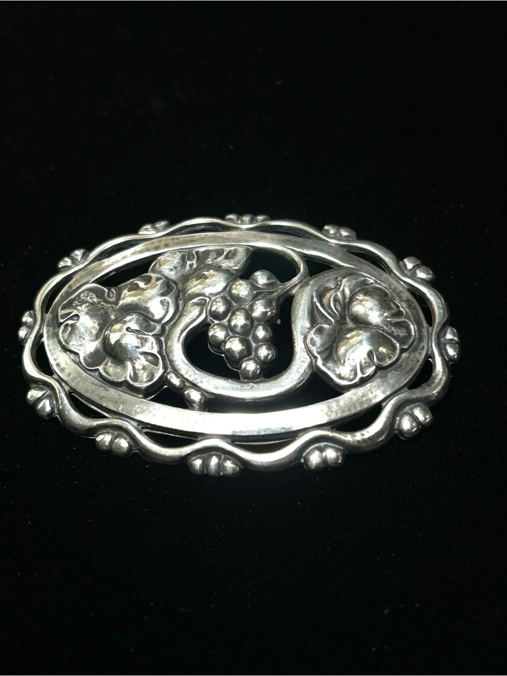 Vintage 1940s Coro Norseland Sterling Silver Floral & Grape Vine Brooch, 23g.